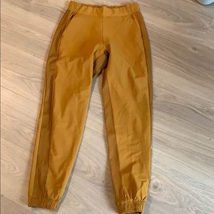 Athleta Textured Brooklyn Jogger